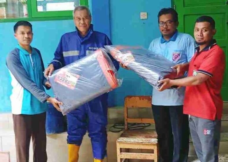 penyerahan bantuan 1